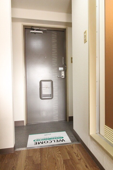 物件内観写真17　(玄関)