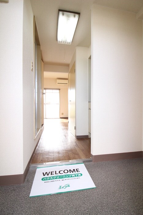 物件内観写真18　(玄関)