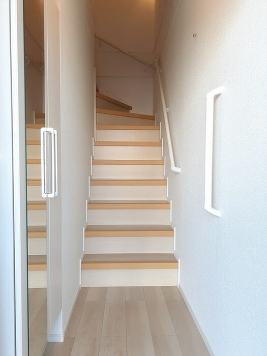 物件内観写真9　(玄関)