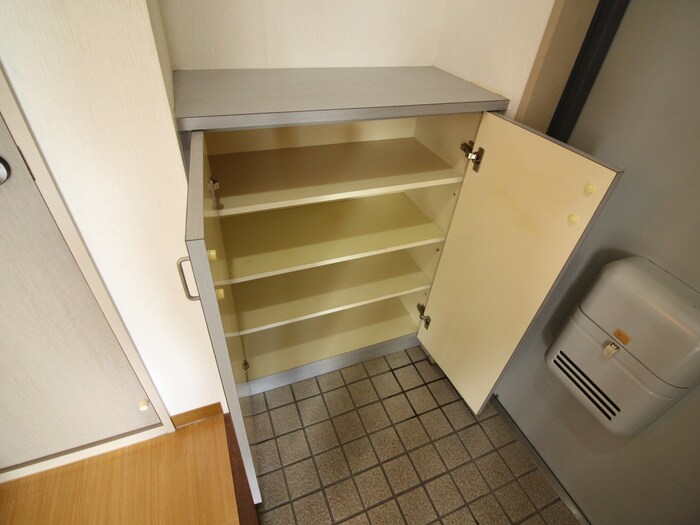 物件内観写真13　(靴箱)