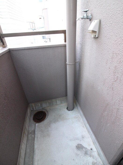 物件内観写真18　(洗濯機置場)