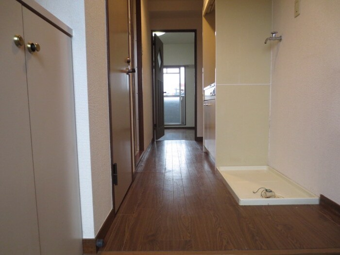物件内観写真11　(廊下)