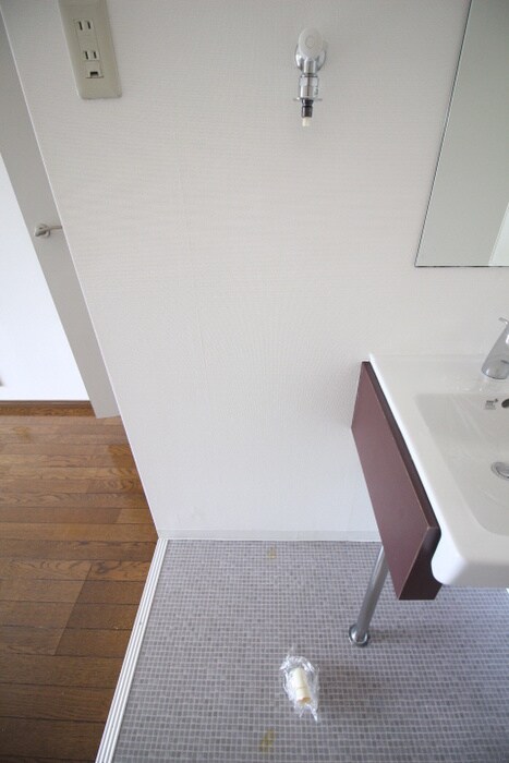 物件内観写真14　(洗濯機置場)