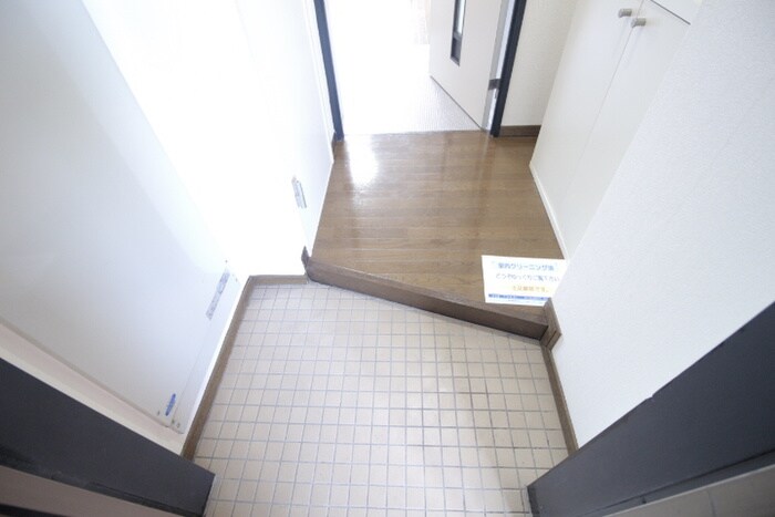 物件内観写真14　(玄関)