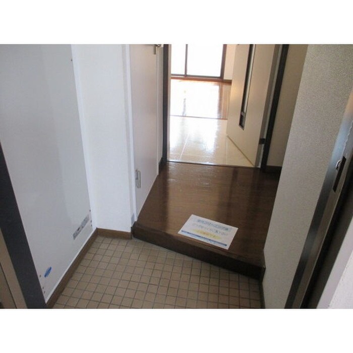 物件内観写真22　(玄関)