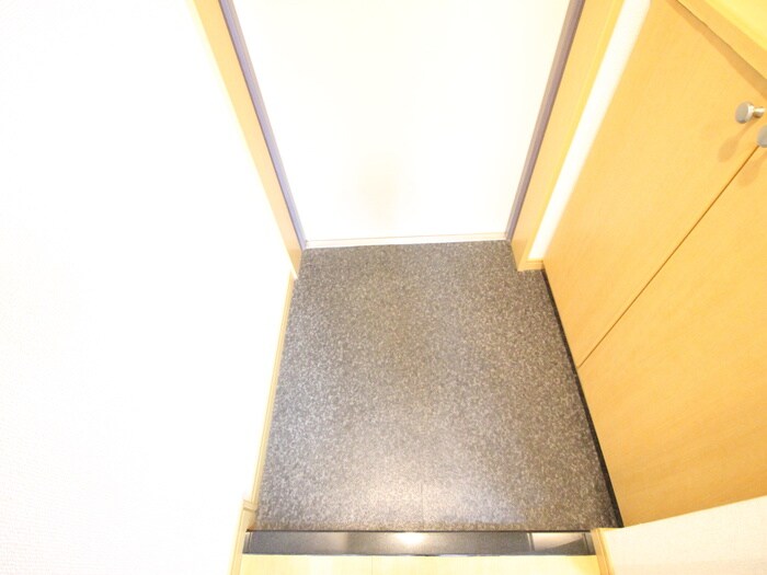 物件内観写真18　(玄関)