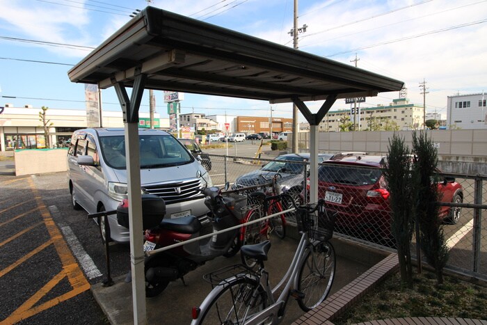 物件外観写真5　(駐輪場)