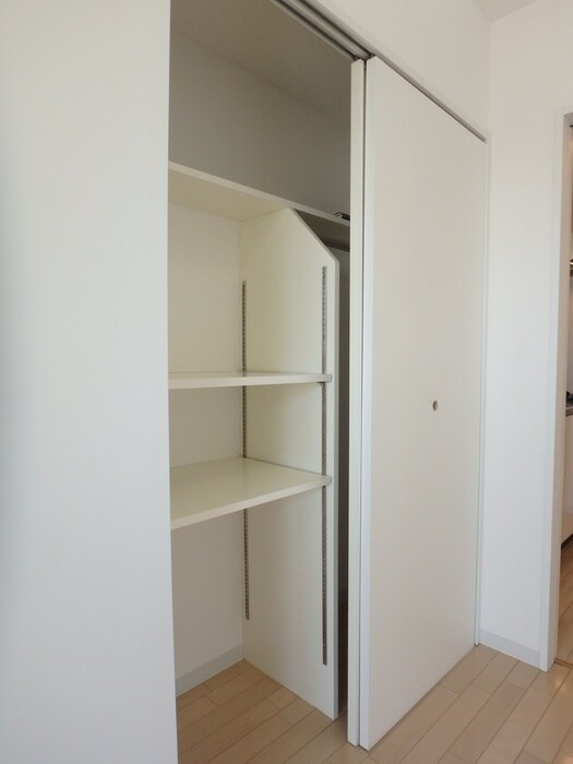 物件内観写真16　(収納)