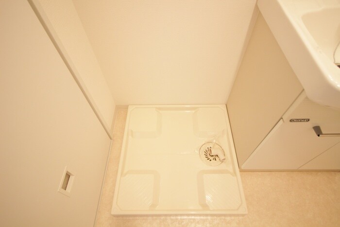 物件内観写真16　(洗濯機置場)