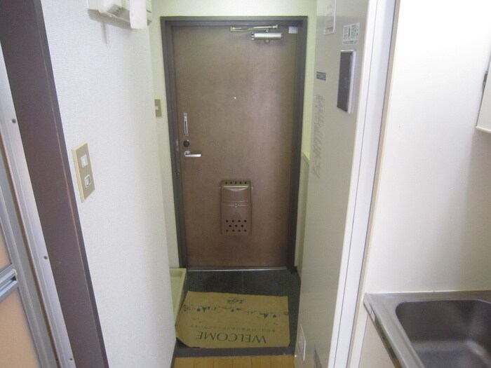物件内観写真7　(玄関)