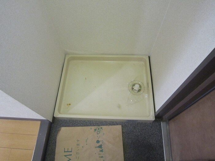 物件内観写真9　(洗濯機置場)