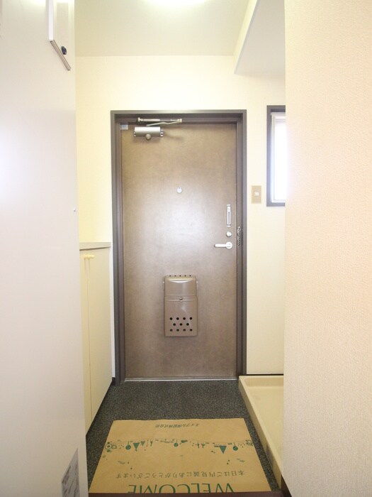 物件内観写真17　(玄関)