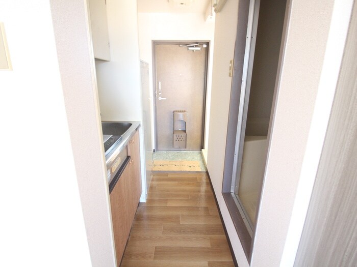 物件内観写真18　(廊下)