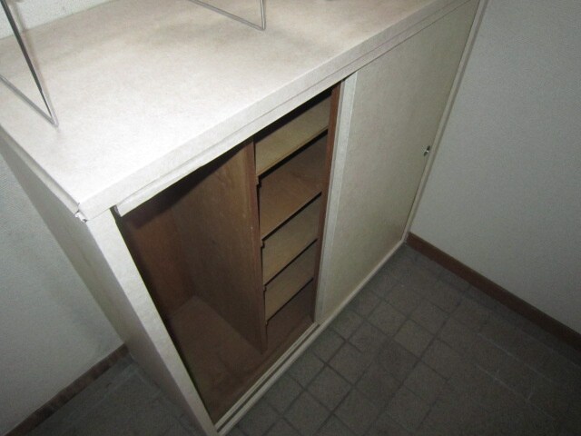 物件内観写真8　(靴箱)