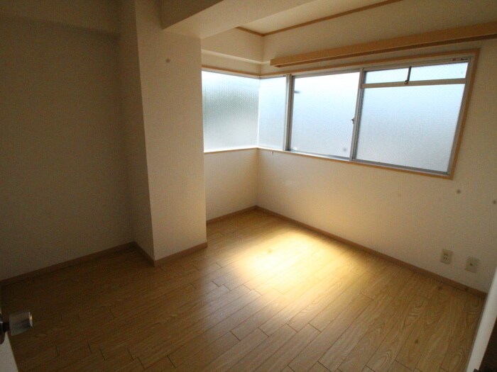 物件内観写真10　(居室)