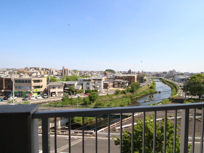 物件内観写真17　(室内からの展望)