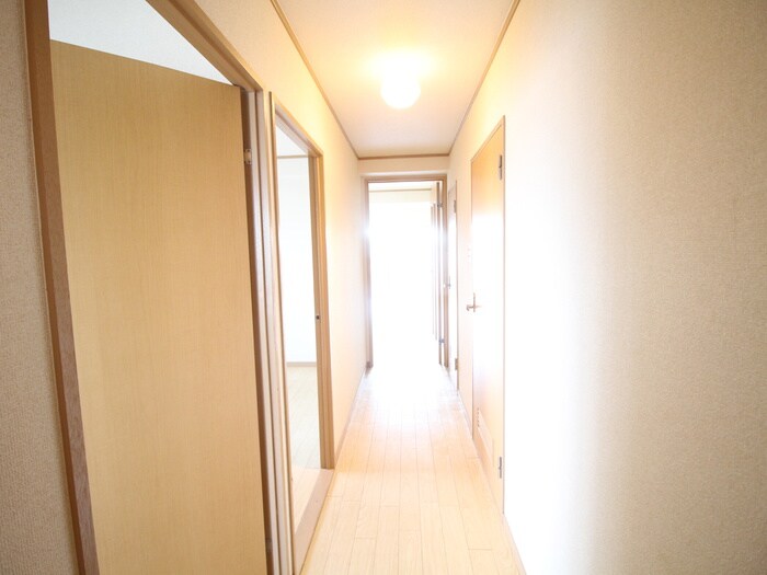 物件内観写真18　(廊下)