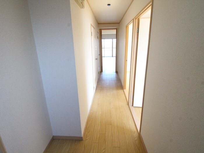 物件内観写真20　(廊下)