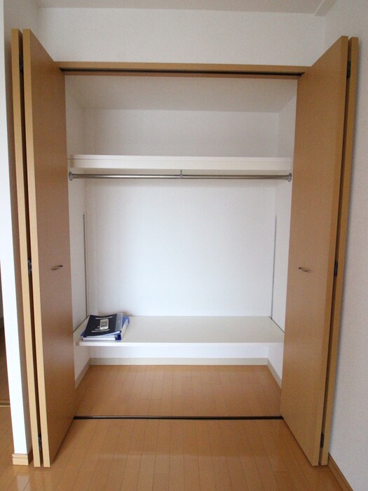 物件内観写真12　(収納)