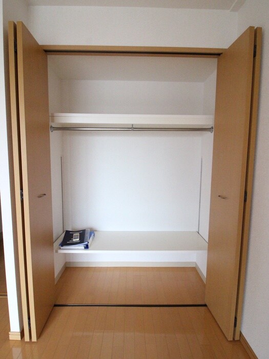物件内観写真12　(収納)