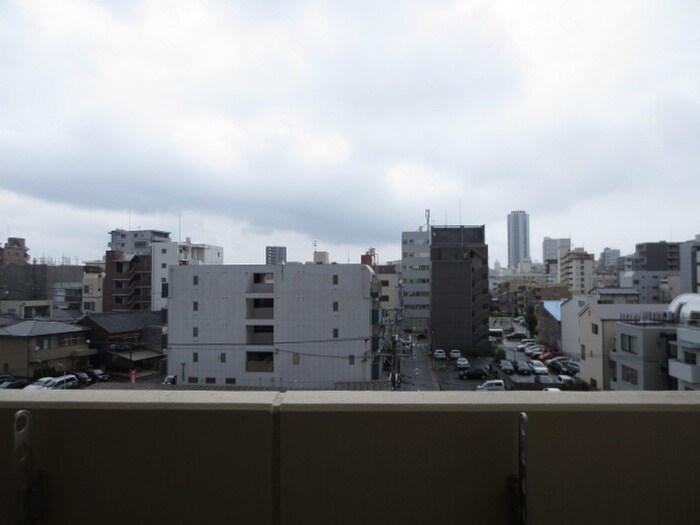 物件内観写真13　(室内からの展望)