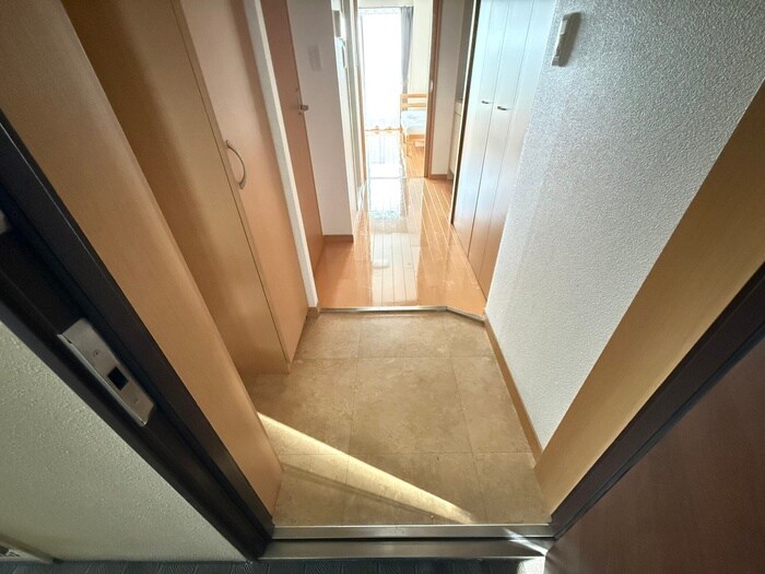 物件内観写真15　(玄関)