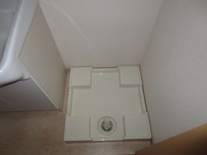 物件内観写真15　(洗濯機置場)