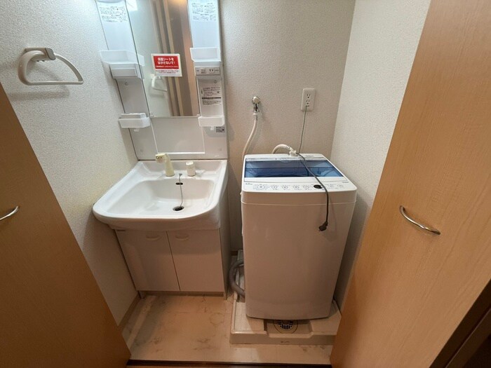 物件内観写真19　(洗濯機置場)