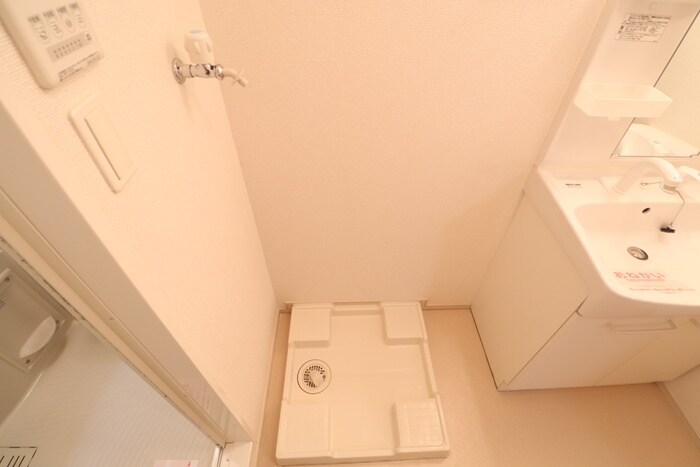 物件内観写真13　(洗濯機置場)