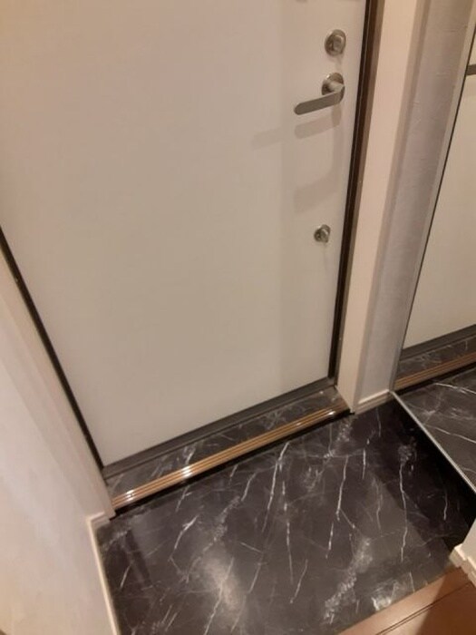 物件内観写真15　(玄関)