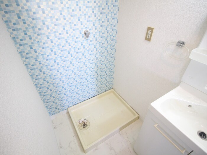 物件内観写真13　(洗濯機置場)