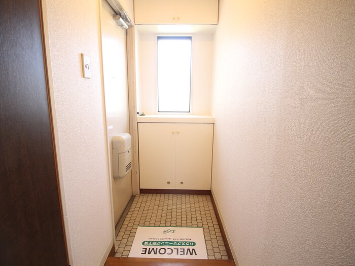 物件内観写真19　(玄関)