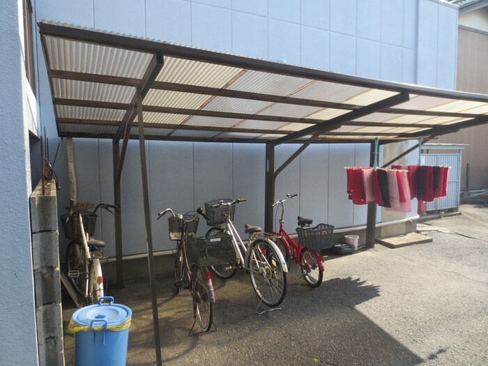 物件外観写真6　(駐輪場)