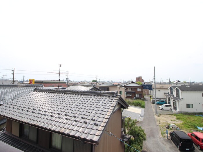 物件内観写真16　(室内からの展望)