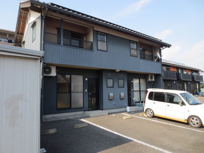 物件外観写真5　(駐車場)