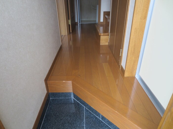 物件内観写真19　(玄関)