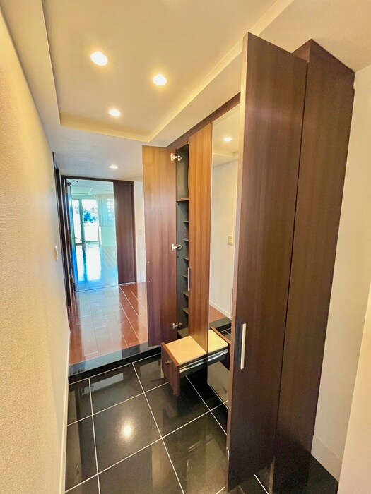 物件内観写真14　(玄関)