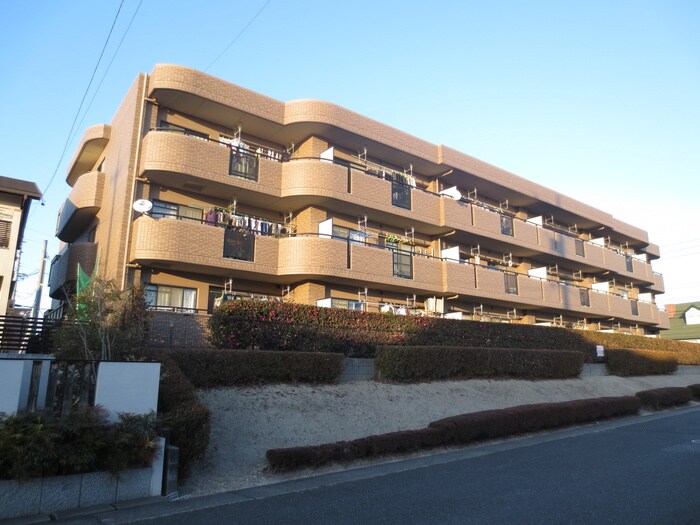 グランドコート鴻ノ巣の外観写真