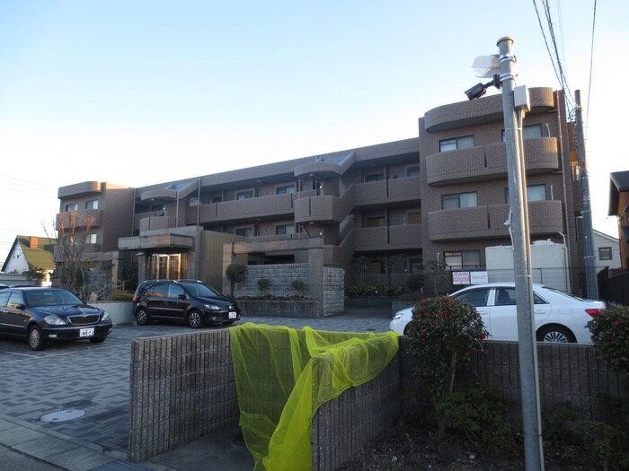 グランドコート鴻ノ巣の外観写真