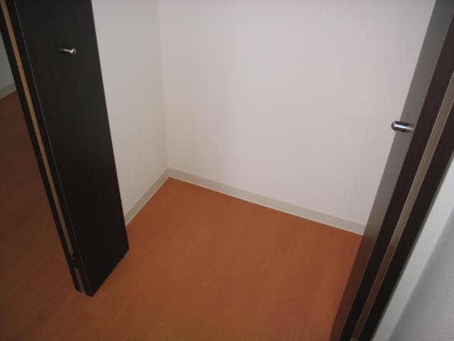 物件内観写真8　(収納)