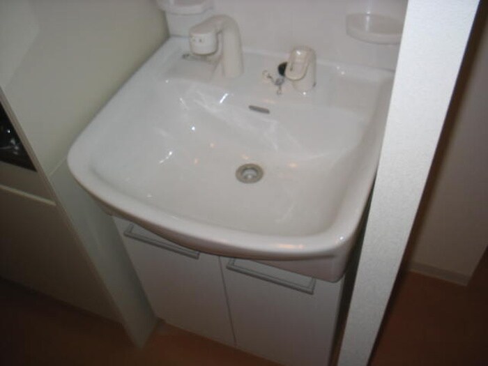 物件内観写真12　(洗濯機置場)