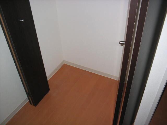 物件内観写真12　(収納)