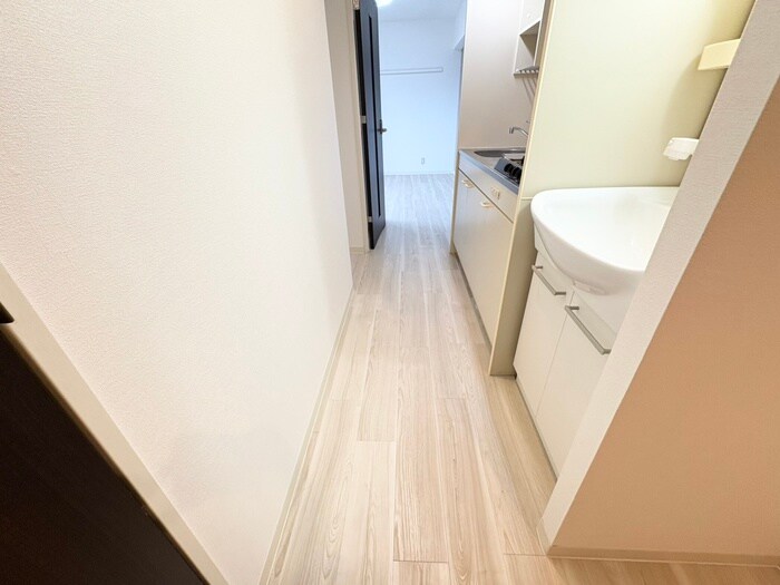 物件内観写真16　(廊下)