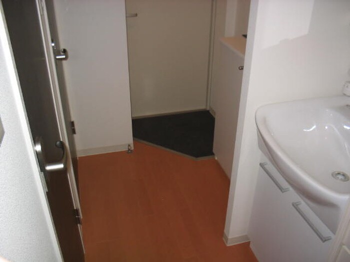 物件内観写真18　(玄関)