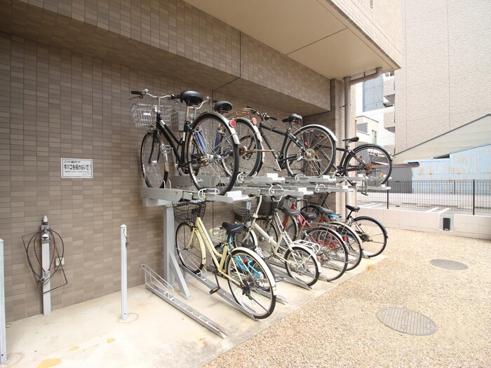 物件外観写真4　(駐輪場)