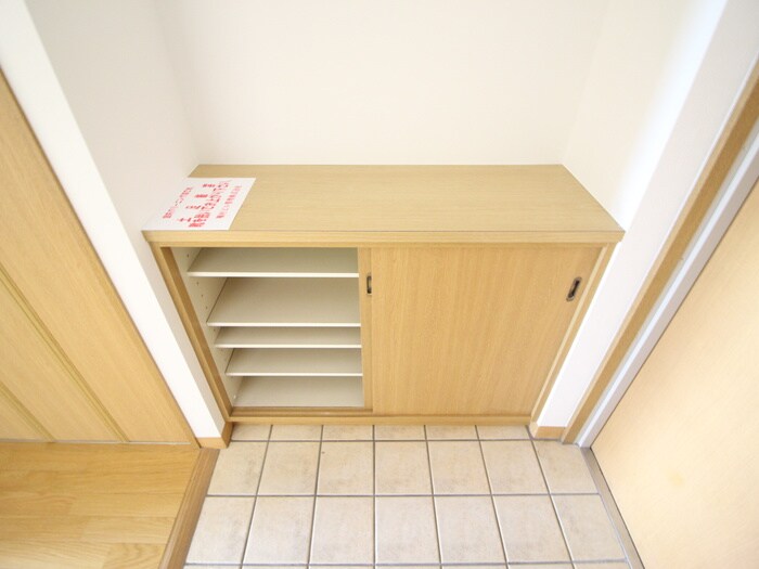 物件内観写真15　(靴箱)