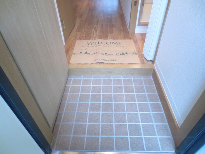 物件内観写真17　(玄関)