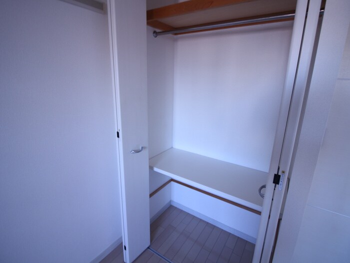 物件内観写真12　(収納)