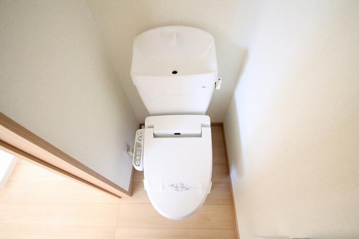 物件内観写真8　(トイレ)