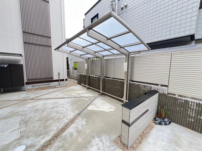 物件外観写真3　(駐輪場)